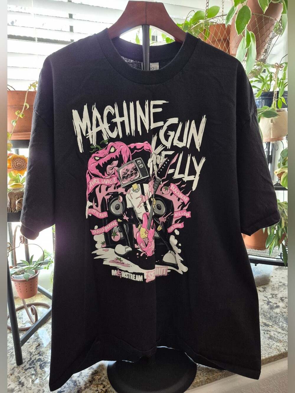 Machine Gun Kelly Mainstream Sellout 2022 Tour Band PROCollection Band Shirt 2XL